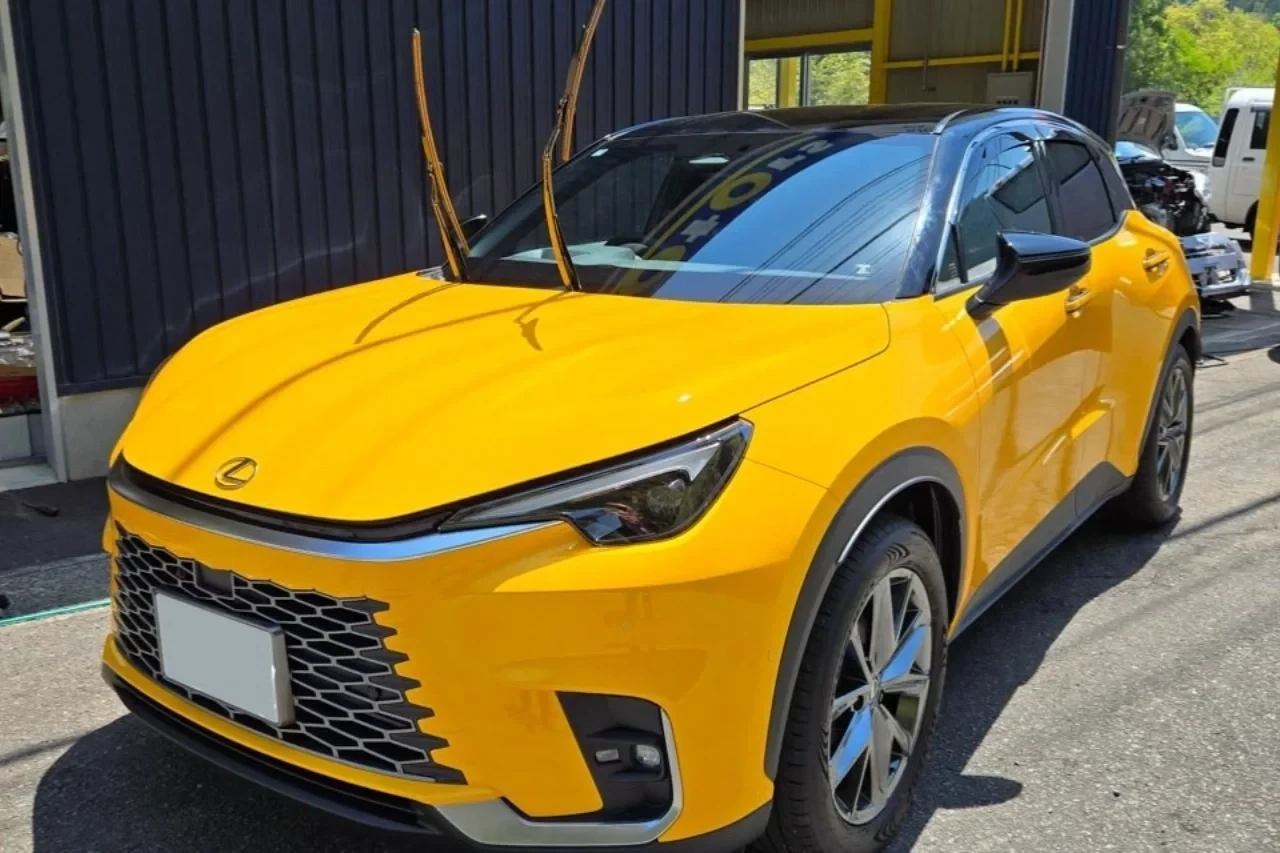 柚子カラーに塗装したレクサス
